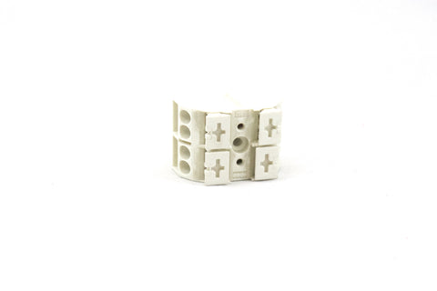 POWER DISTRIBUTION BLOCK; 862 Series -White- ; 2 Pole; 4 Conductor 500V ; 32Amps; Self Tapping Screw